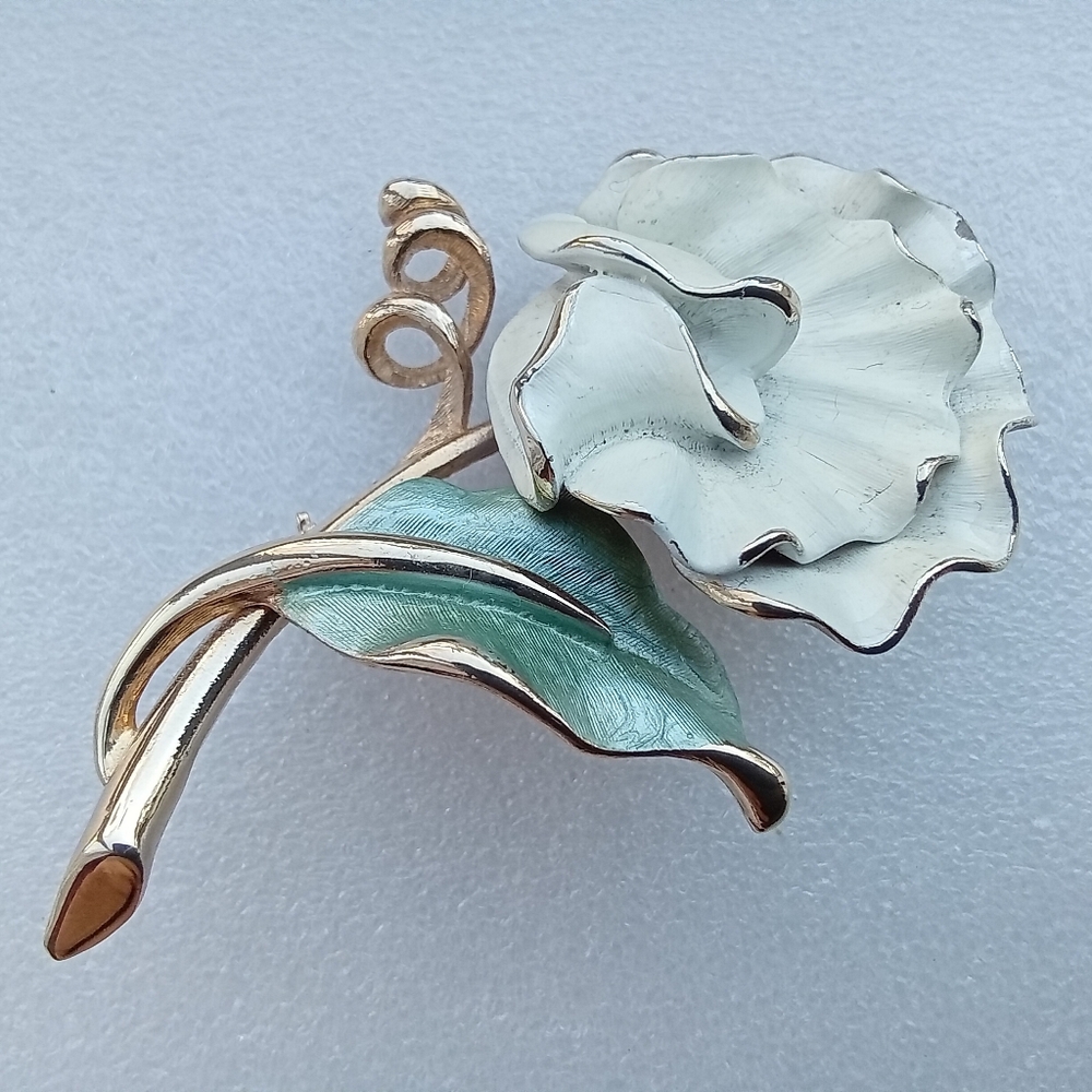 Elegant Vintage Gold Tone , White And Green Enamel Rose Floral Brooch